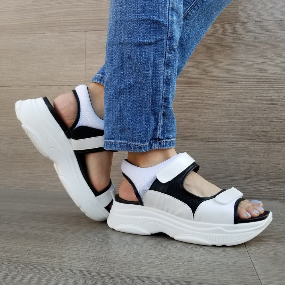 90s Chunky Platform Velcro Light Weight Sandal - Picture 5 of 8